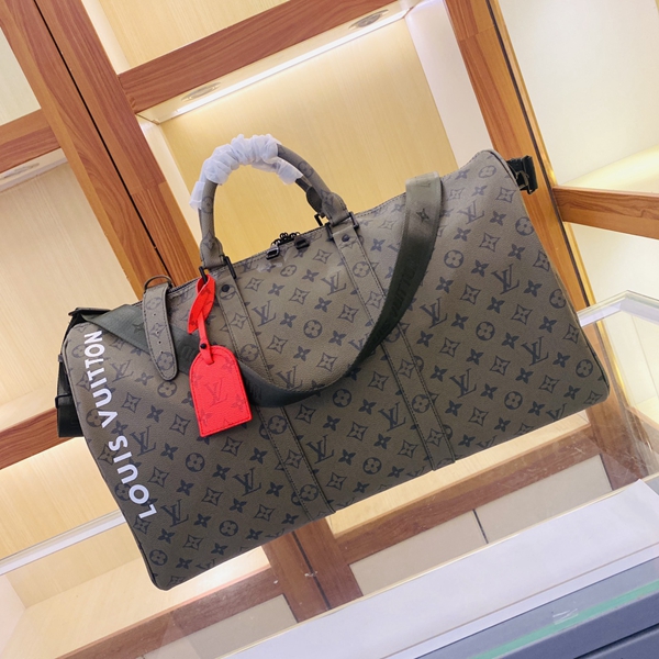 ルイヴィトンバッグ背面デザイン